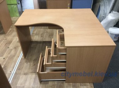 Изготовление офисных столов на заказ Новые Петровцы