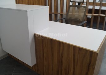 столы с металлическим каркасом заказ